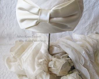 White Fur Vintage Pillbox Toque w/Bow Classic Wedding Cocktail Bellhop Elegant Hat Jackie O Style 1950s-50s Cosplay WhenRosesBloom