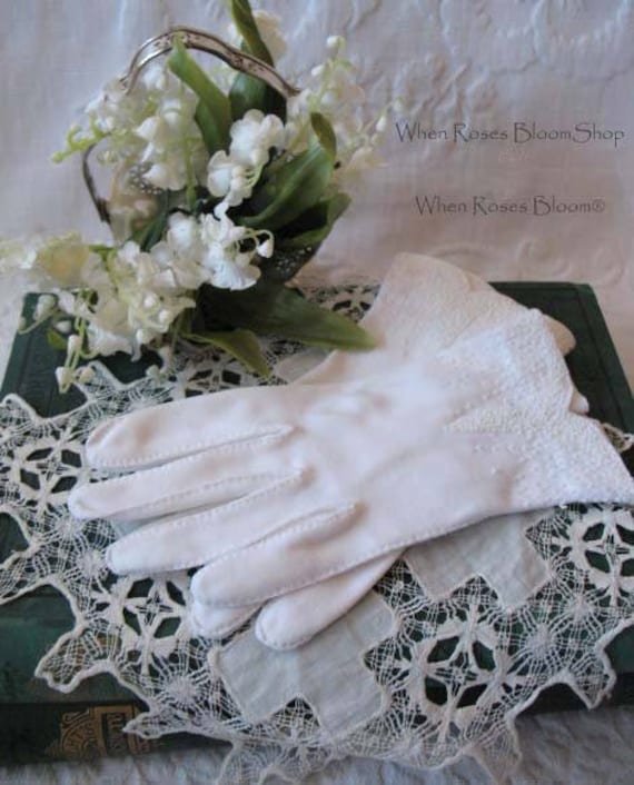 White Gloves Short Beaded Elegant Vintage Tea Par… - image 1