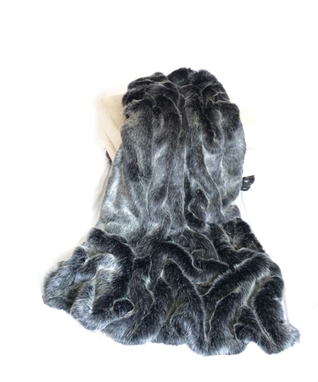 Exquisite Silver Fox Faux Fur Throw/blanket, Extra Soft, Large, 60 X 72