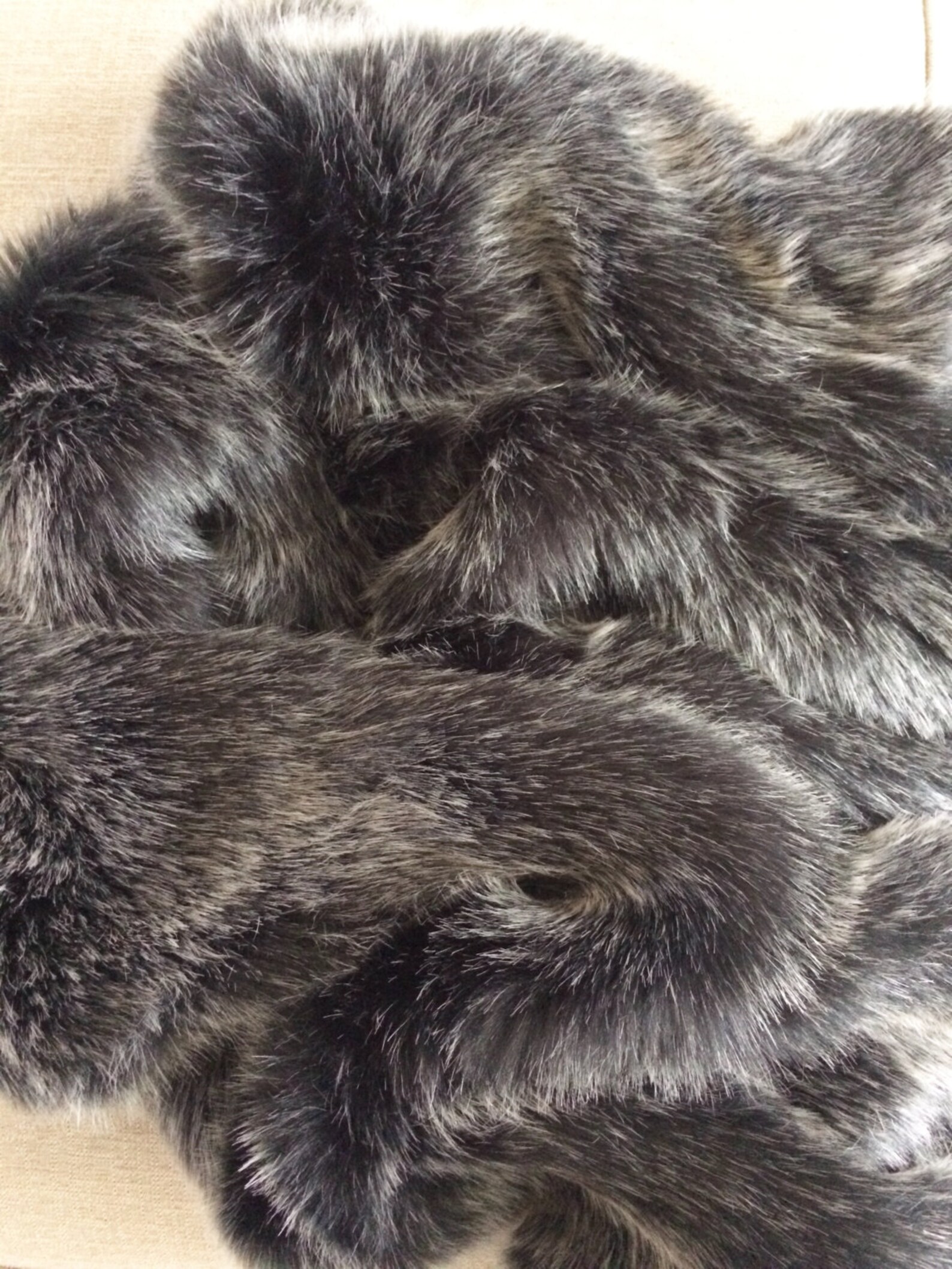 Exquisite Silver Fox Faux Fur Throw/blanket, Extra Soft, Large, 60 X 72
