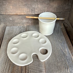 Ceramic White Stoneware Paint Palette with Ceramic Water Cup Artist Watercolor, Acrylic and Oil Six Wells Artist Classic Shaped Palette 2.