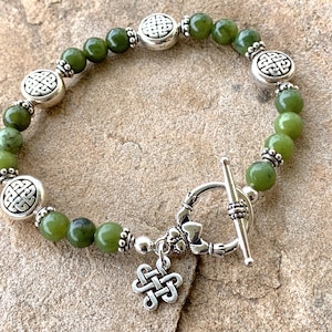 Abbeyglen Connemara Marble Eternity Knot Bracelet with Claddagh Clasp