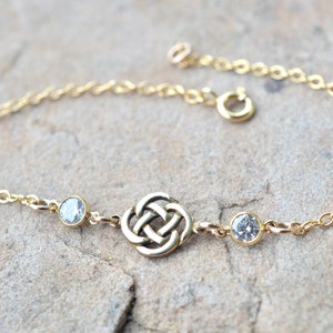 Irish Countryside Simple Celtic Knot Golden Bracelet with Cubic Zirconia