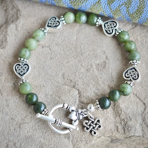 &#39;Eternity Knot Armband mit Claddagh Verschluss