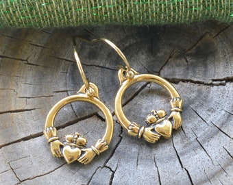 Boucles d’oreilles en or Claddagh