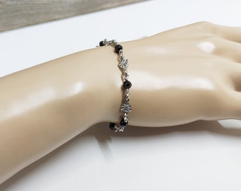 Bracelet spinelle noir et petit coeur, bracelet pierre naturelle, bracelet chaine perles, bracelet noir en acier inoxydable