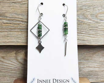 Boucles d'oreilles asymetrique dépareillées Jade verte losange carré acier inoxydable, boucle d oreilles verte