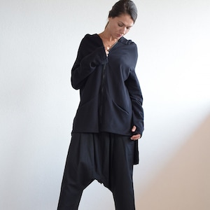 Schwarzes Sweatshirt, schwarzer Hoodie, gesteppte Baumwoll Sweatshirt, schwarz langes Sweatshirt, Hoodie, schwarzer Hoodie, Langarm Hoodie Urbanmood, Um-246-QC