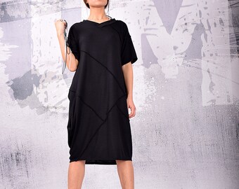 Midi Dress. Maternity over sized dress. Wide black dress. V neckline on front. Short sleeved tunic. Casual dress by UrbanMood. UM-132-CO