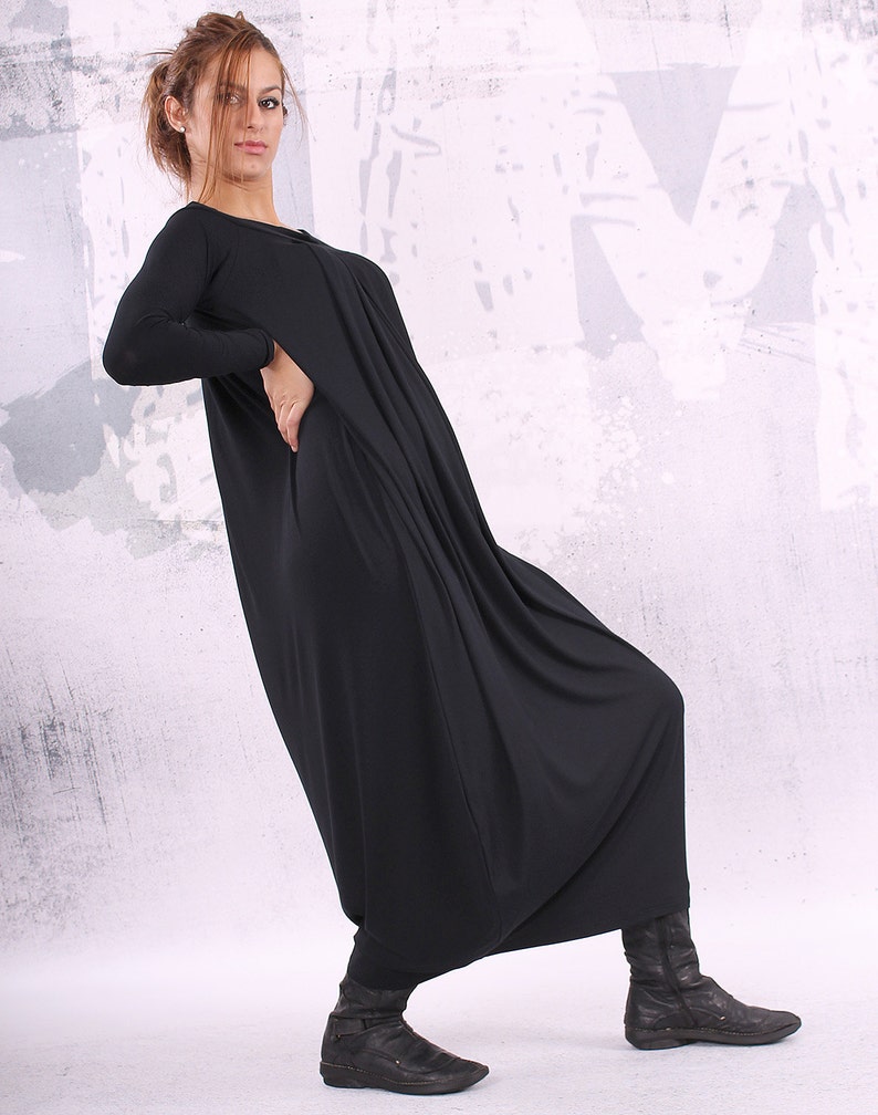 cream beach dress Skimming Education Select Size::34 label:Kenneth Cole New York Photos : Stunning Thigh-High