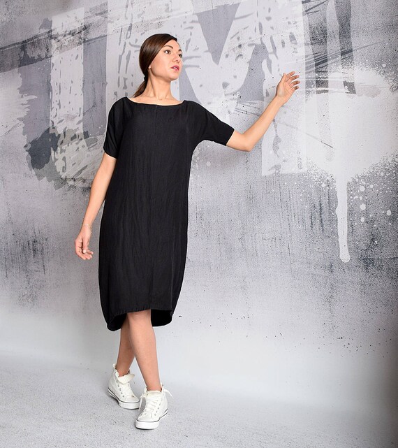 black short loose dress Linen Dress. Dress. Black Linen Dress. Dress. Sort Sleeves Dress. Linen Dress. Minimalist Dress.elegant Dress.plus Size. -177-LN A-Line Button Front Midi A daring slit at category_Dress Collar Size (inches):14.5''