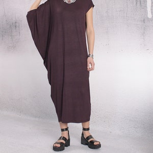Langes Kleid, Plus Size Kleid, Red Wine lose asymmetrische Tunika Kleid, Übergroßes Kleid von UrbanMood - CO-EMRA-VL