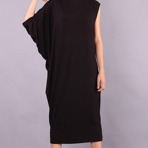 Langes Kleid. Plus Size Kleid. Rotwein Kleid. Lockere asymmetrische Tunika. Lockeres Kleid. Oversized Kleid von UrbanMood. CO-EMRA-VL