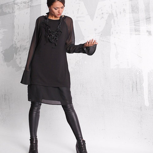 black dress above knee Black V Neck Short Sleeves Bodycon Above Knee Dress For Party Wear main image 0