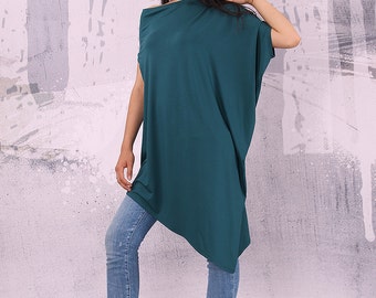 Asymmetrical green tunic top with short sleeves. Plus size. Loose tunic, tunic top. UM-041-VL