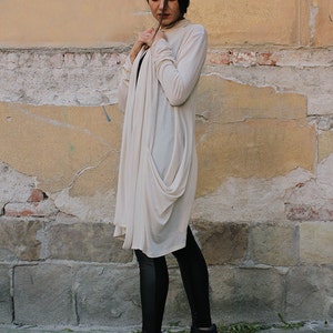Baumwolle Strickjacke,asymmetrische Oberteil,beige Weste,Langarm-Oberteil,Wickel-Strickjacke,Weste mit Taschen,Langärmelige Weste,Strickjacke Frau- UM-059-PT