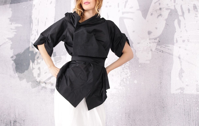 Black Asymmetric Zip Blouse 19141