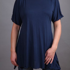 Tunic. Long tunic with short sleeves. Plus size. Dark blue tunic by FancyProject. CO-HANA-VL image 3