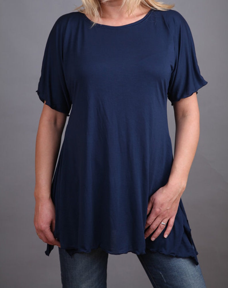 Tunic. Long tunic with short sleeves. Plus size. Dark blue tunic by FancyProject. CO-HANA-VL image 3