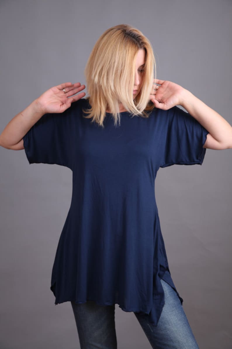 Tunic. Long tunic with short sleeves. Plus size. Dark blue tunic by FancyProject. CO-HANA-VL image 1