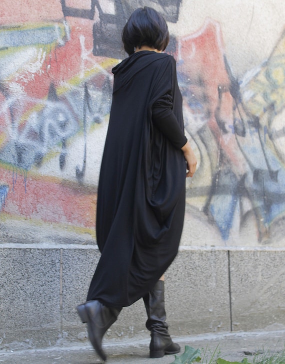 street style asymmetric dress Asymmetric Dress: Gender-Neutral Designer Wear Elegance