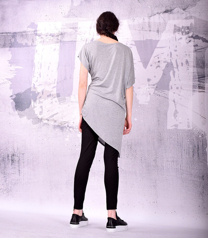 Robin Kaplan Asymmetric Tunic with Pocket in Icy Gray