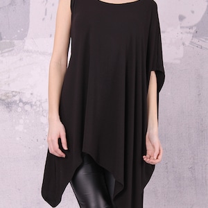 Asymmetrical black tunic top with one sleeve, loose tunic, tunic top - UM-023-VL