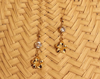 Echte 14kt Gelbgold Ohrringe – Plumeria – Französischer Drahtverschluss – USA