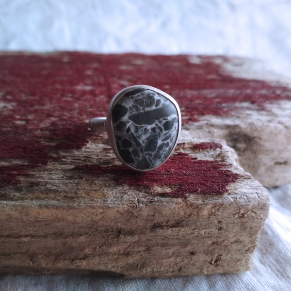 Sterling Silver Beach Stone Ring/Sea Stone Ring/Beach Pebble Ring/Beach Stone Jewelry/Black Stone Ring/Black and White Ring