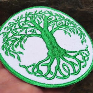 Prachtige levensboom patch cadeau voor hem cadeau voor haar 9 cm / 3,5 inch opstrijkbaar of gehaakt aan de achterkant