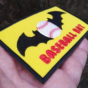 Parche para camisa o chaqueta, divertido y genial, con diseño de bate de béisbol de Freakshow, de 10 cm (4 pulgadas), para planchar o enganchar en la parte posterior.