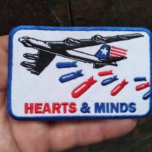 戦術戦争軍事アメリカ政治ハーツ＆マインドNWO新世界秩序士気パッチトラッカーハット/シャツ9.5 cm / 3.7インチアイロン接着またはフックバック 画像 3