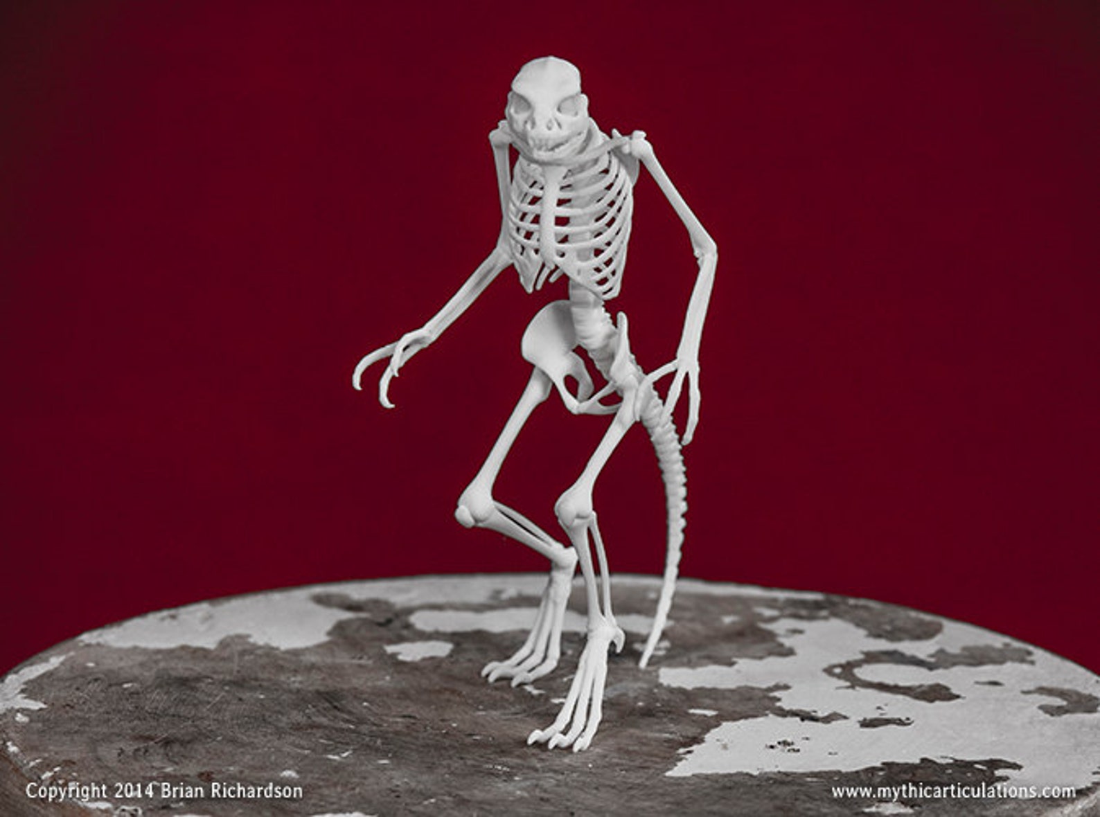 Люди скелеты живые. Самый большой скелет живого существа. Космо Лизард статуэтка.