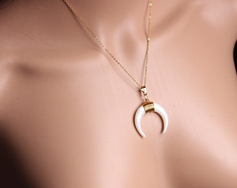 Crescent Moon Necklaces -- Double Horn Necklace With Electroplated Gold Edge Double Horn Charms Wholesale KG032