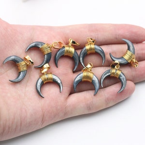 Tiny Crescent Moon Black Shell Charms -- With Electroplated Gold Edge Double Horn Pendant Wholesale KG014