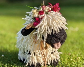 Fun Walliser Schaf Häkelanleitung - Bauernhof Tier Amigurumi Häkelmuster, süßes Blumenkranz Detail - NUR PDF