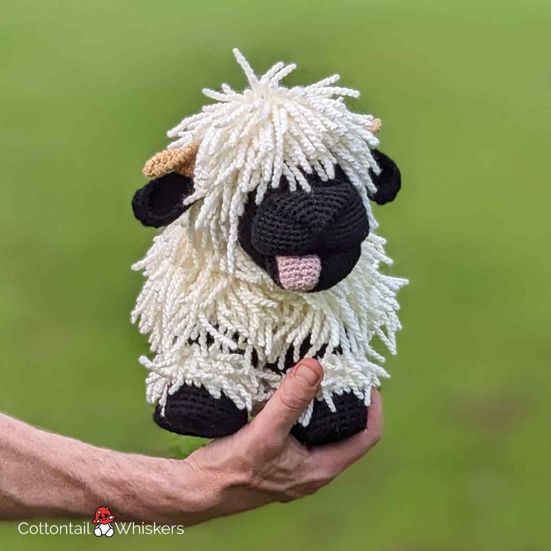 Fun Valais Sheep Crochet Tutorial Farm Animal Amigurumi Pattern, Cute Flower Crown Detail PDF ONLY zdjęcie 2
