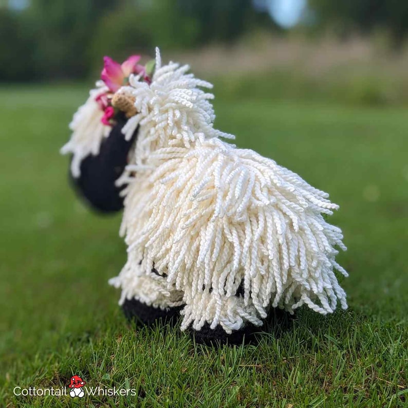 Fun Valais Sheep Crochet Tutorial Farm Animal Amigurumi Pattern, Cute Flower Crown Detail PDF ONLY zdjęcie 7