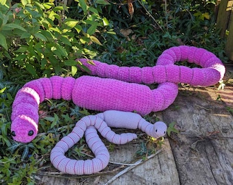Crochet Worm Pattern, PDF Digital Download, Amigurumi Earthworm, Huge Plushie Insect, 3 Sizes