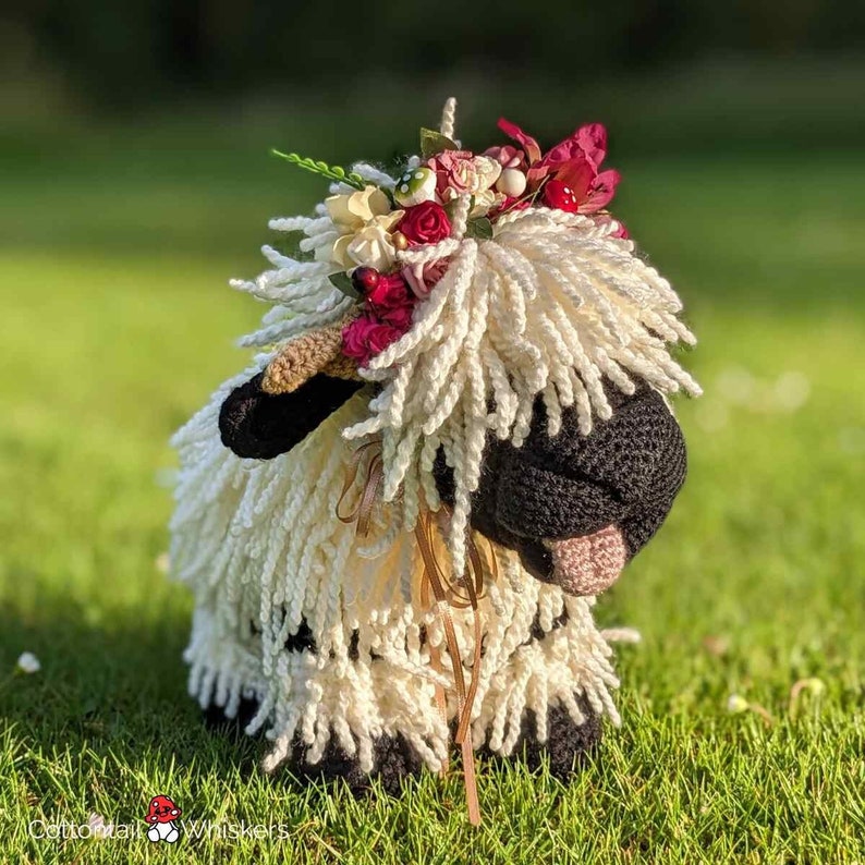 Tutoriel amusant au crochet pour les moutons du Valais Motif amigurumi d'animaux de la ferme, jolie couronne de fleurs PDF UNIQUEMENT image 1