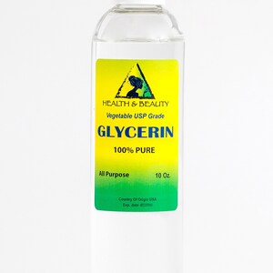 K&ouml;nnte beinhalten: Eine durchsichtige Glasflasche mit wei&szlig;em Verschluss, die eine Fl&uuml;ssigkeit enth&auml;lt. Das Etikett ist gelb und gr&uuml;n mit dem Text "HEALTH & BEAUTY", "Vegetable USP Grade", "GLYCERIN", "100% PURE", "All Purpose", "10 Oz.", "Country Of Origin USA" und "Exp. date".