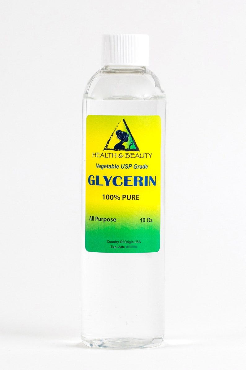 K&ouml;nnte beinhalten: Eine durchsichtige Glasflasche mit wei&szlig;em Verschluss, die eine Fl&uuml;ssigkeit enth&auml;lt. Das Etikett ist gelb und gr&uuml;n mit dem Text "HEALTH & BEAUTY", "Vegetable USP Grade", "GLYCERIN", "100% PURE", "All Purpose", "10 Oz.", "Country Of Origin USA" und "Exp. date".