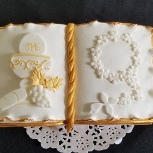 Bible Cake Topper, Chalice White and Gold, First Communion Cake Decorations, Chalice Cake Topper, Communion Decoration, Holly Communion