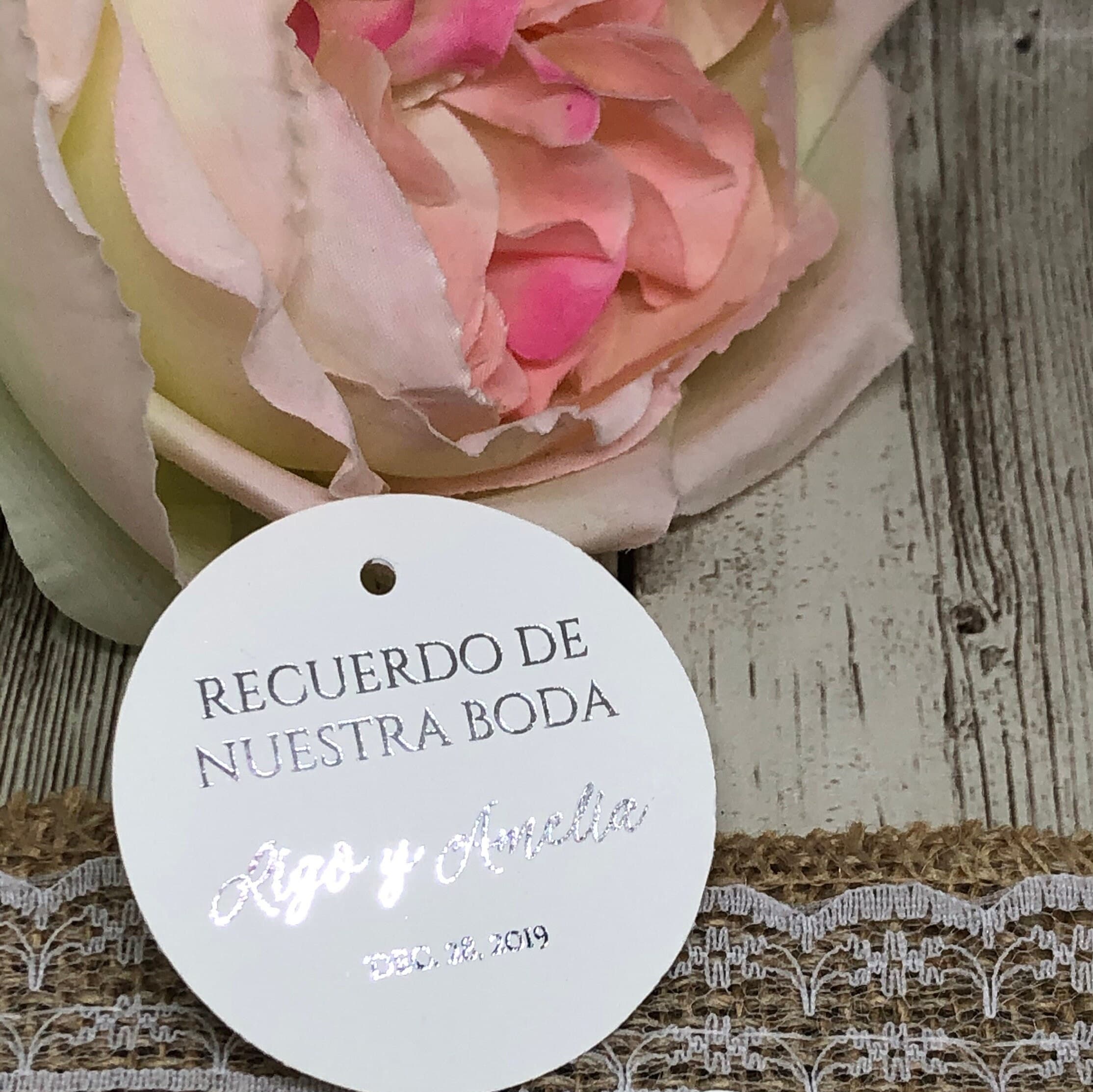 Etiquetas personalizadas para recuerdos de boda: redondas de 5 cm, con  texto en español y lámina dorada. - Etsy México, image size:2228x2226