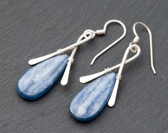Tropfen Blaue Kyanit Ohrringe, 925 Sterling Silber Wishbone und Denim Blau Naturstein Ohrhänger, Geschenk Freundin