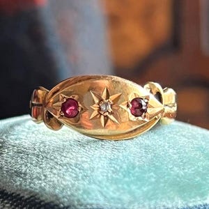 Bague victorienne antique trois pierres diamant rubis étoile en or