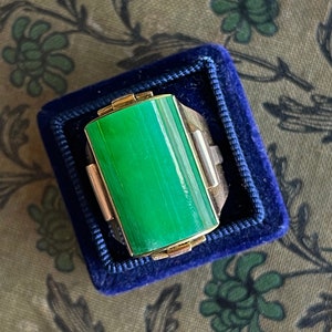 Retro Unisex Jade Gold Ring 18k 1950s Size 7.5