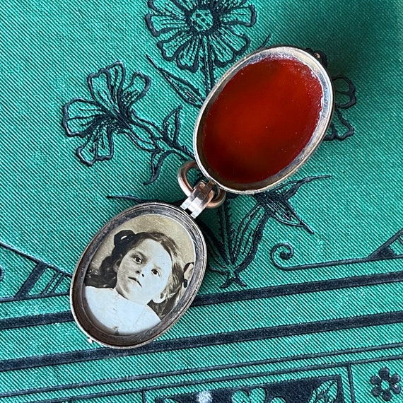 Antique 15k Gold Hard Stone Cameo Locket Pendant - image 8