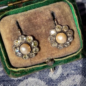 Pendientes victorianos antiguos con racimo de perlas y diamantes en plata de 18 k en caja