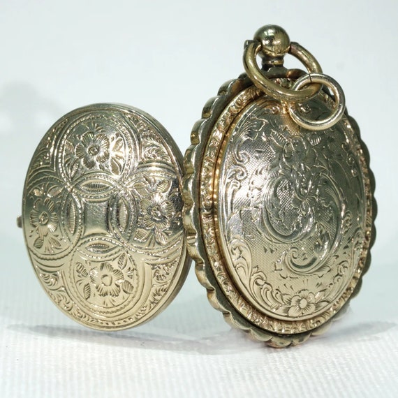 Ornately Engraved Gold Georgian Locket with Portr… - image 4